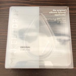 Makeup Drop silicone applicator